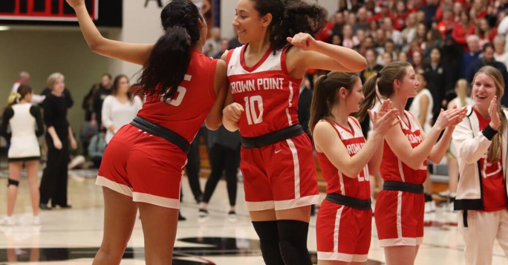 GIRLS BASKETBALL SEMI-STATE Crown Point VS Noblesville