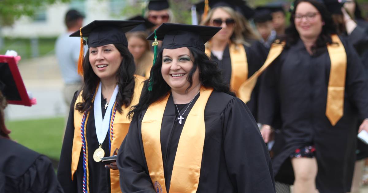 Ivy Tech Community College Of Valparaiso Celebrates Class Of 2022 At 