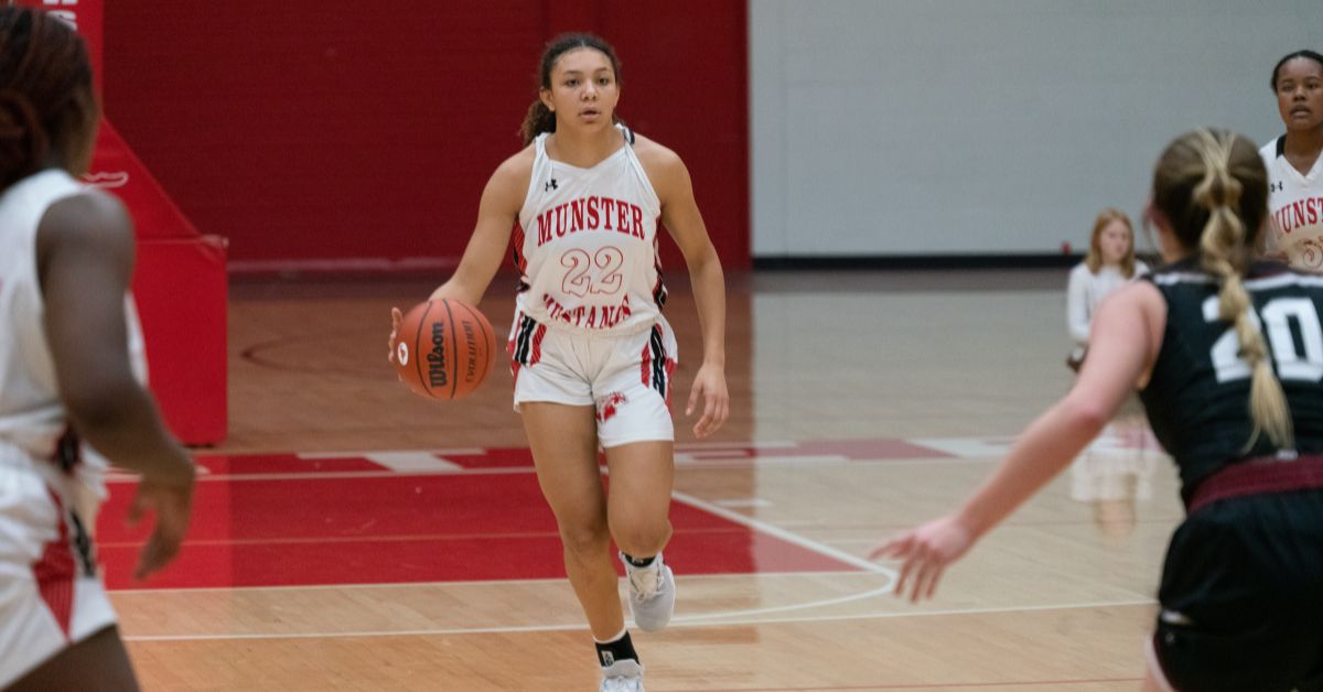GIRLS BASKETBALL Munster VS. Lowell 2022