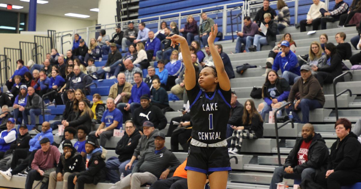 GIRLS BASKETBALL IHSAA SECTIONAL Lake Central VS. East Chicago 2023