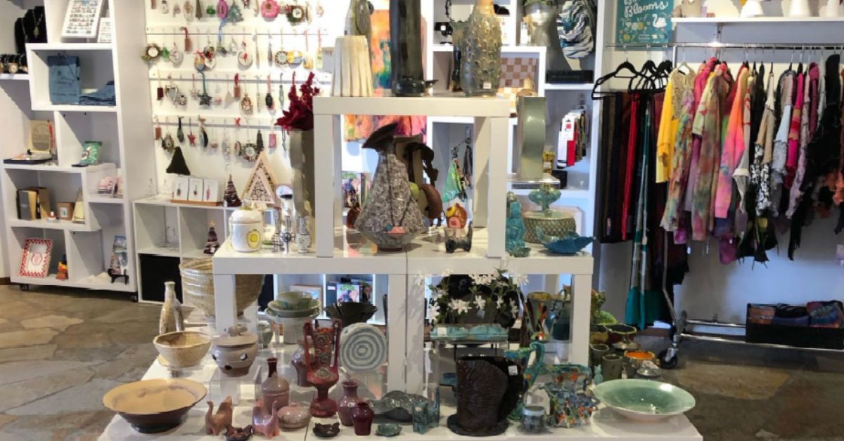 Lubeznik Center for the Arts Hosts Annual Holiday Artisan Market