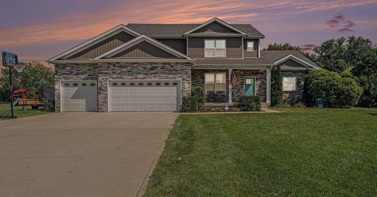 McColly Real Estate Feature Listing: 877 Farmview Drive, Valparaiso, IN 46383