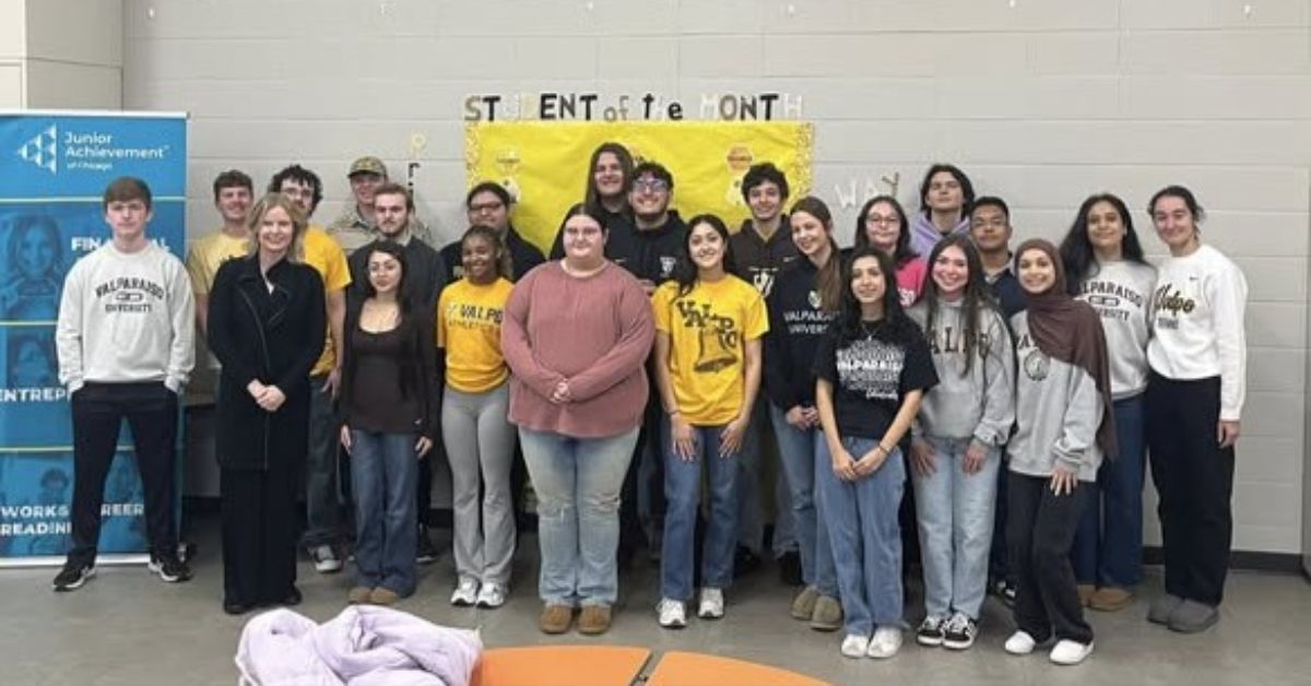 A Lesson in Community: Valparaiso University Students Bring Junior Achievement to Parkview Elementary 