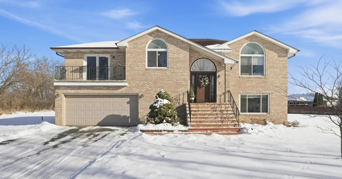 McColly Real Estate Featured Listing: 11109 Iowa Street, Crown Point, IN 46307