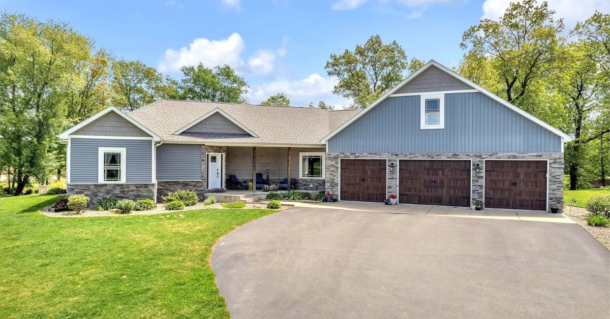 McColly Real Estate Featured Listing: 10427 N 600 W, DeMotte, IN 46310