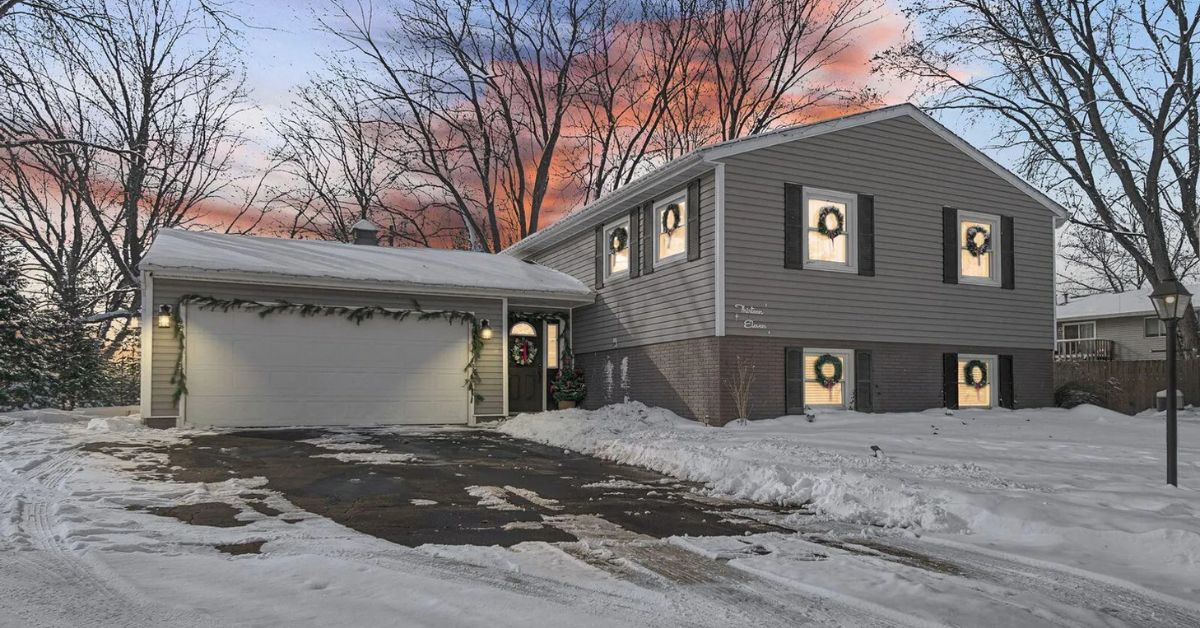 McColly Real Estate Featured Listing: 1311 Peachtree Drive, Valparaiso, IN 46383