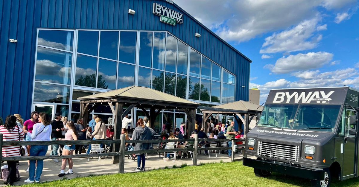 Northwest Indiana Challenges Bears Coach Ben Johnson to Give A Shout Out to Indiana Fans — Free Wings on the Line