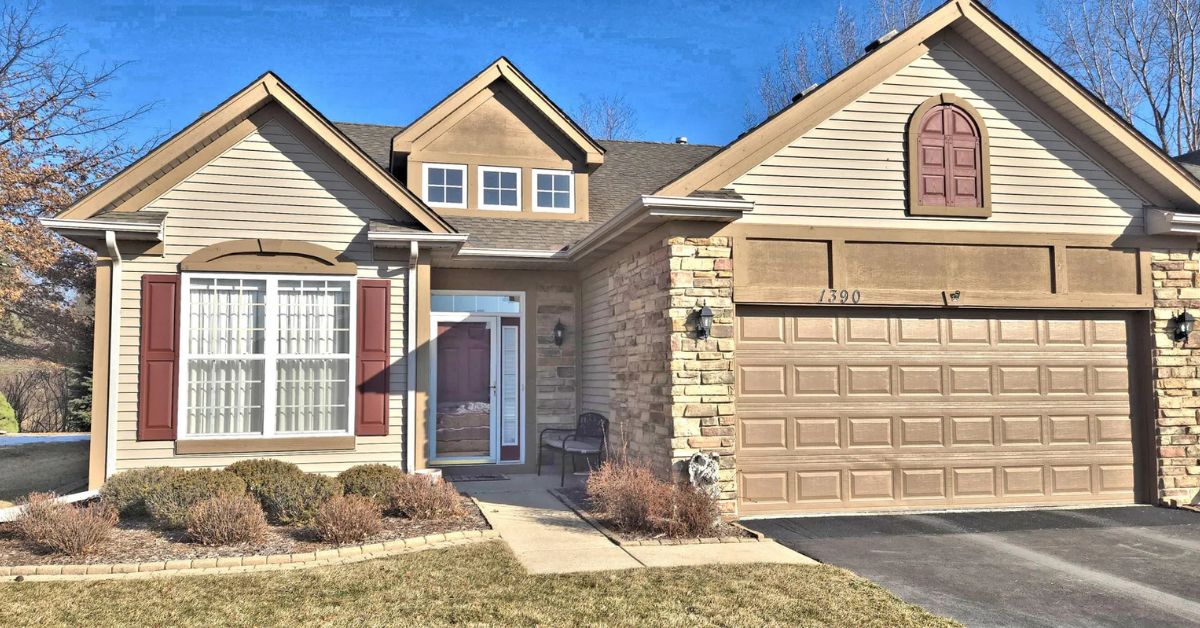 McColly Real Estate Featured Listing: 1390 Mackinaw Place, Schererville, IN 46375