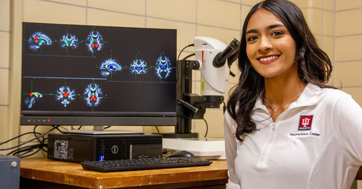 Neuroscience major presents work on Alzheimer’s early detection