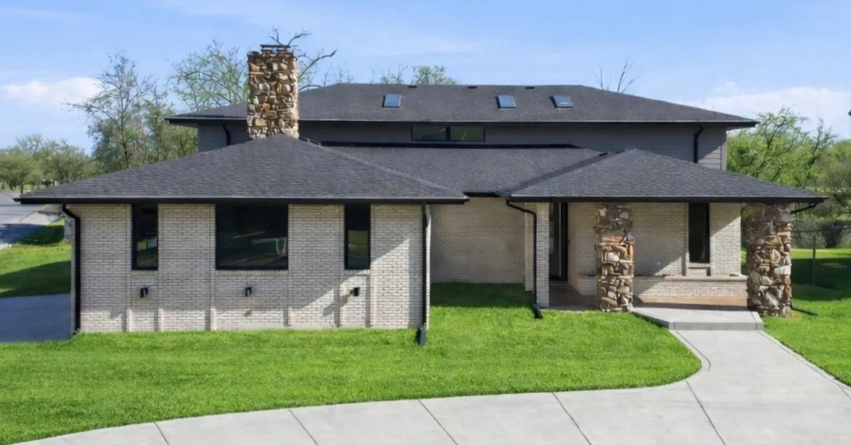 McColly Real Estate Featured Listing: 10043 Twin Creek Boulevard, Munster, IN 46321