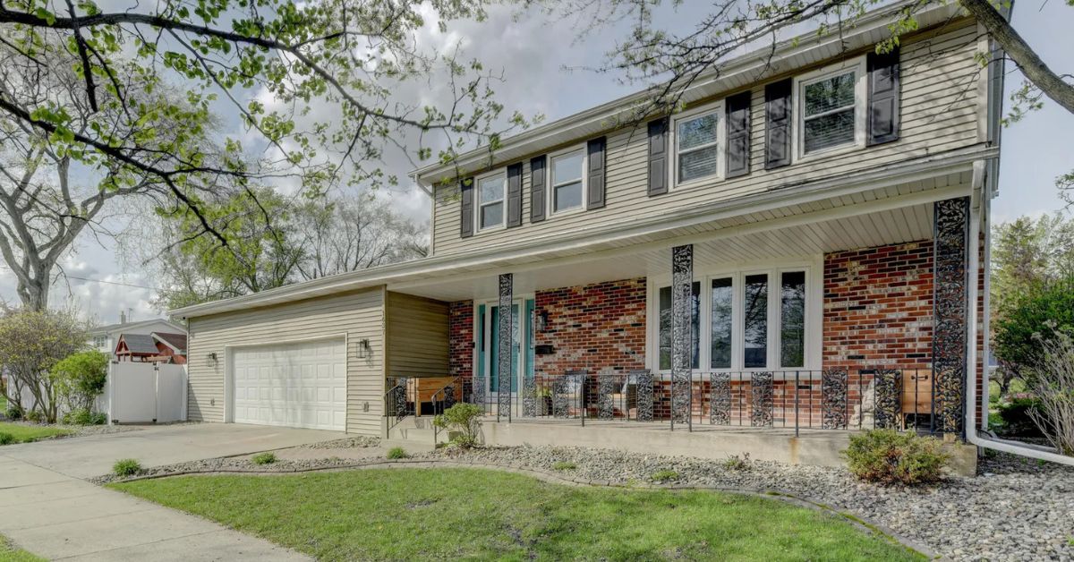 McColly Real Estate Featured Listing: 1637 Holly Lane, Munster, IN 46321