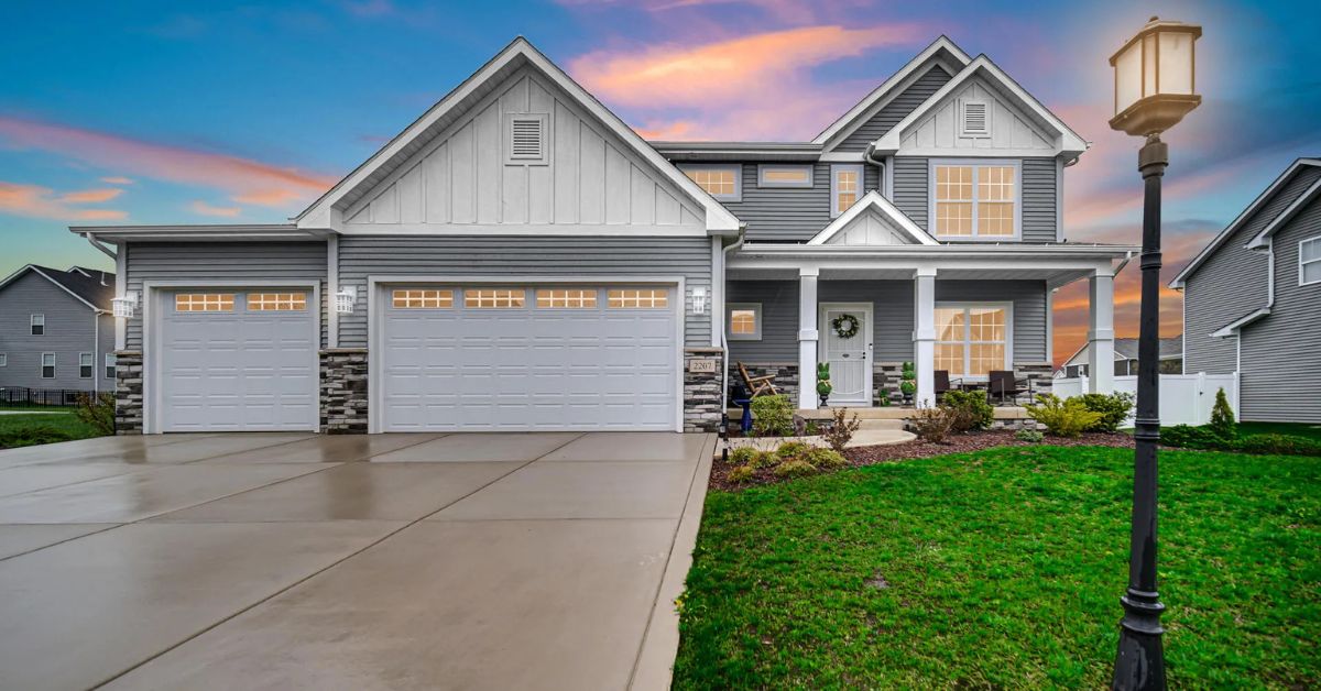 McColly Real Estate Featured Listing: 2207 Mary Lane, Valparaiso, IN 46383