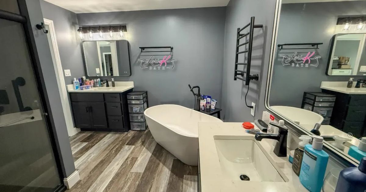 Best Walk-In Shower Designs for Small Bathrooms in 2026