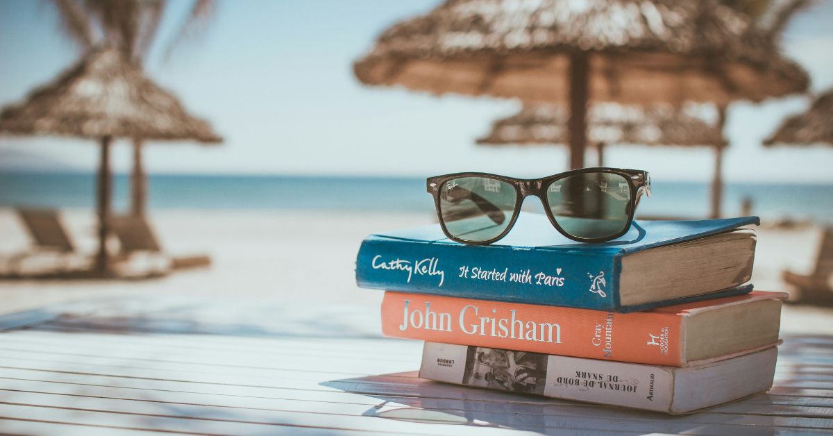 Beach Reads & Iced Teas! 