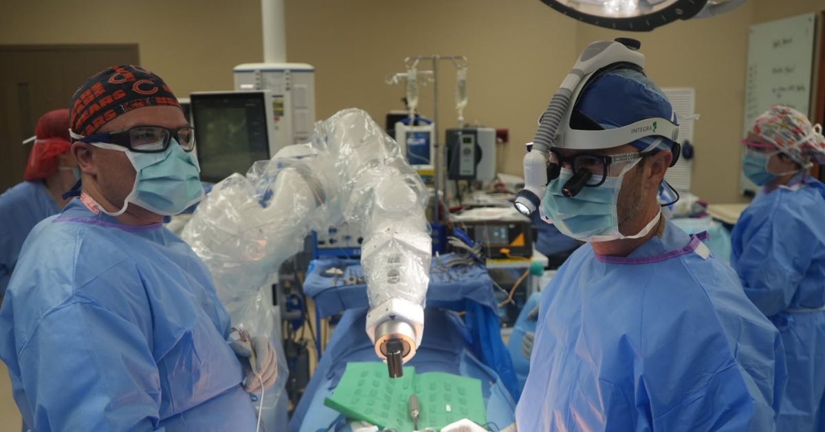 Lakeshore Bone &amp; Joint Neurosurgeon Performs Nation’s First Two-Level Spinal Fusion Using Patient-Specific Cages and Rods