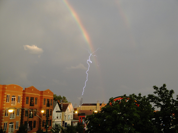 2anniejeffry-willis-tower-struck-by-lightning