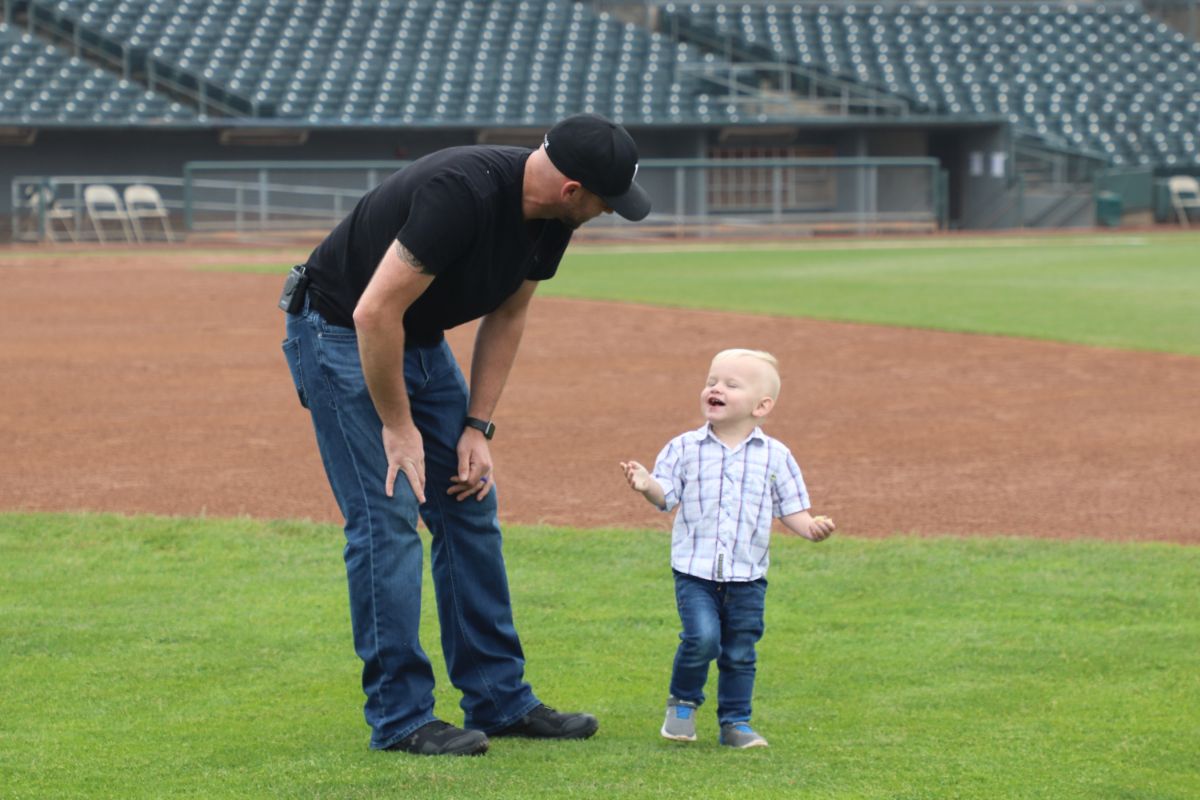 2CELEBRATE-DAD-WITH-A-SPECIAL-ON-THE-FIELD-FATHER’S-DAY-BRUNCH-2019
