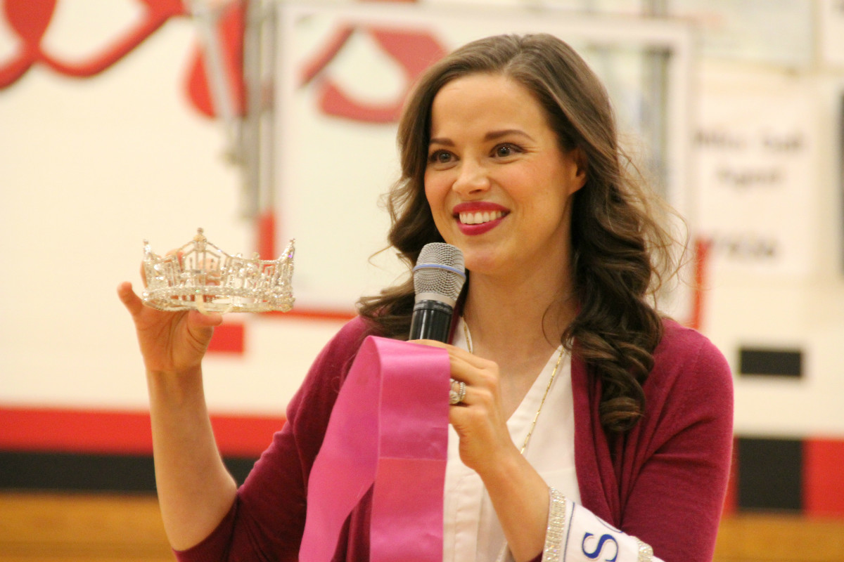 6Miss-America-Visits-WTWP-2016