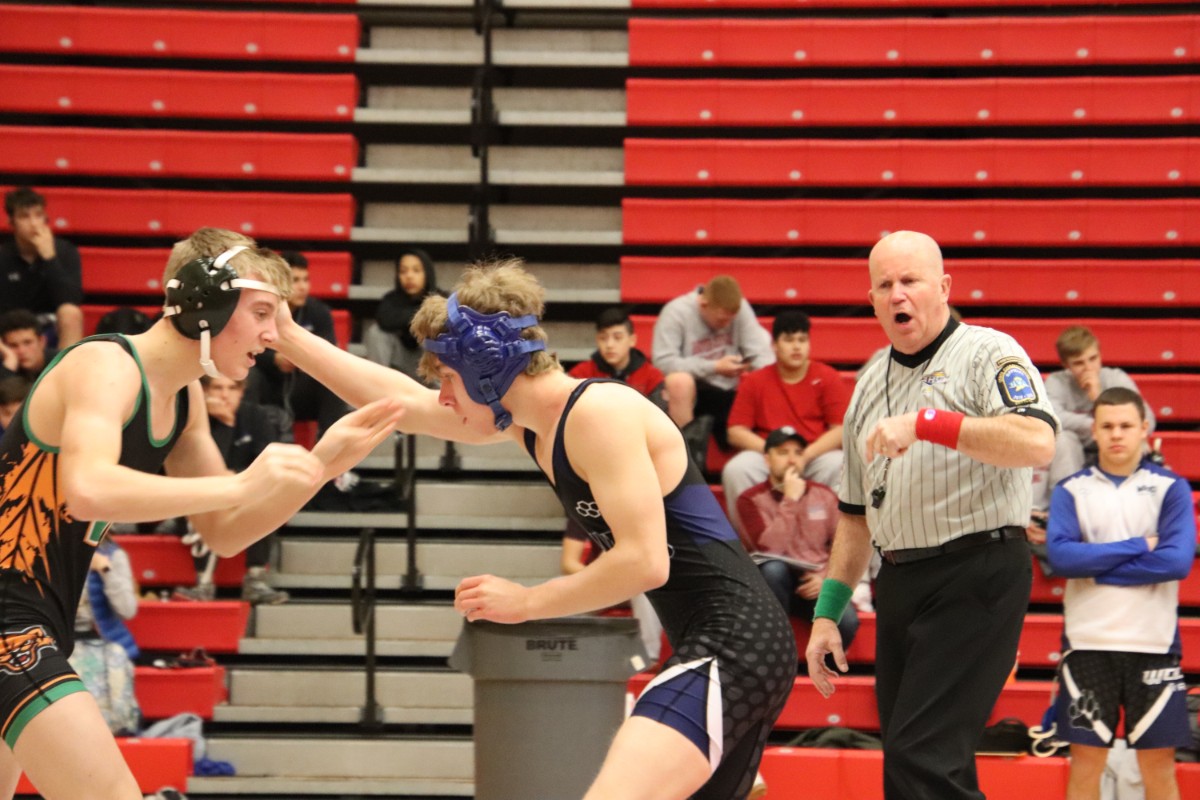 Boys-Wrestling-Sectionals-at-Crown-Point-2019-1