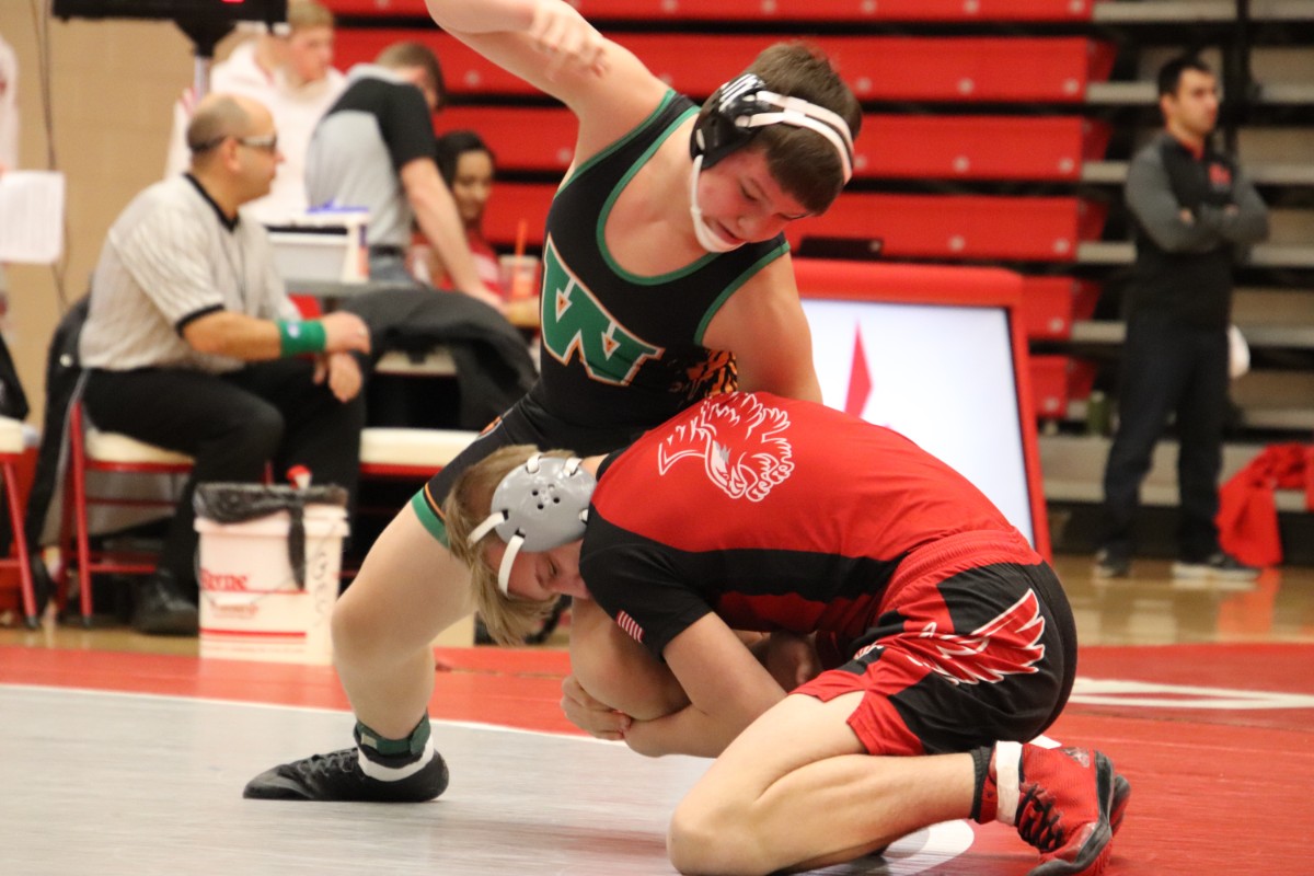 Boys-Wrestling-Sectionals-at-Crown-Point-2019-3