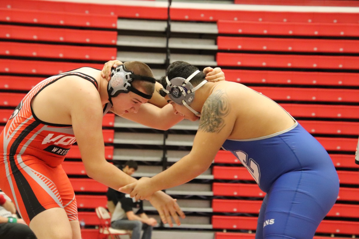 Boys-Wrestling-Sectionals-at-Crown-Point-2019-4