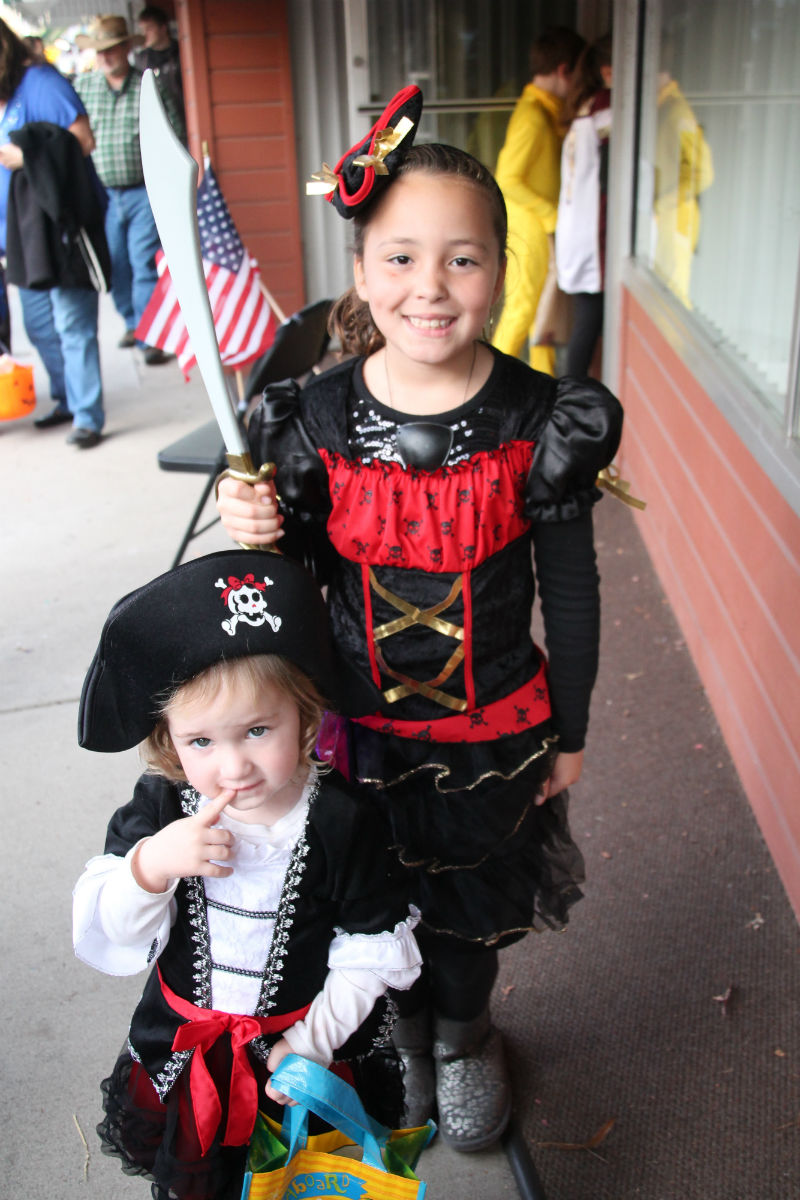 Chesterton Makes Halloween Extra Sweet with Downtown Trick or Treat