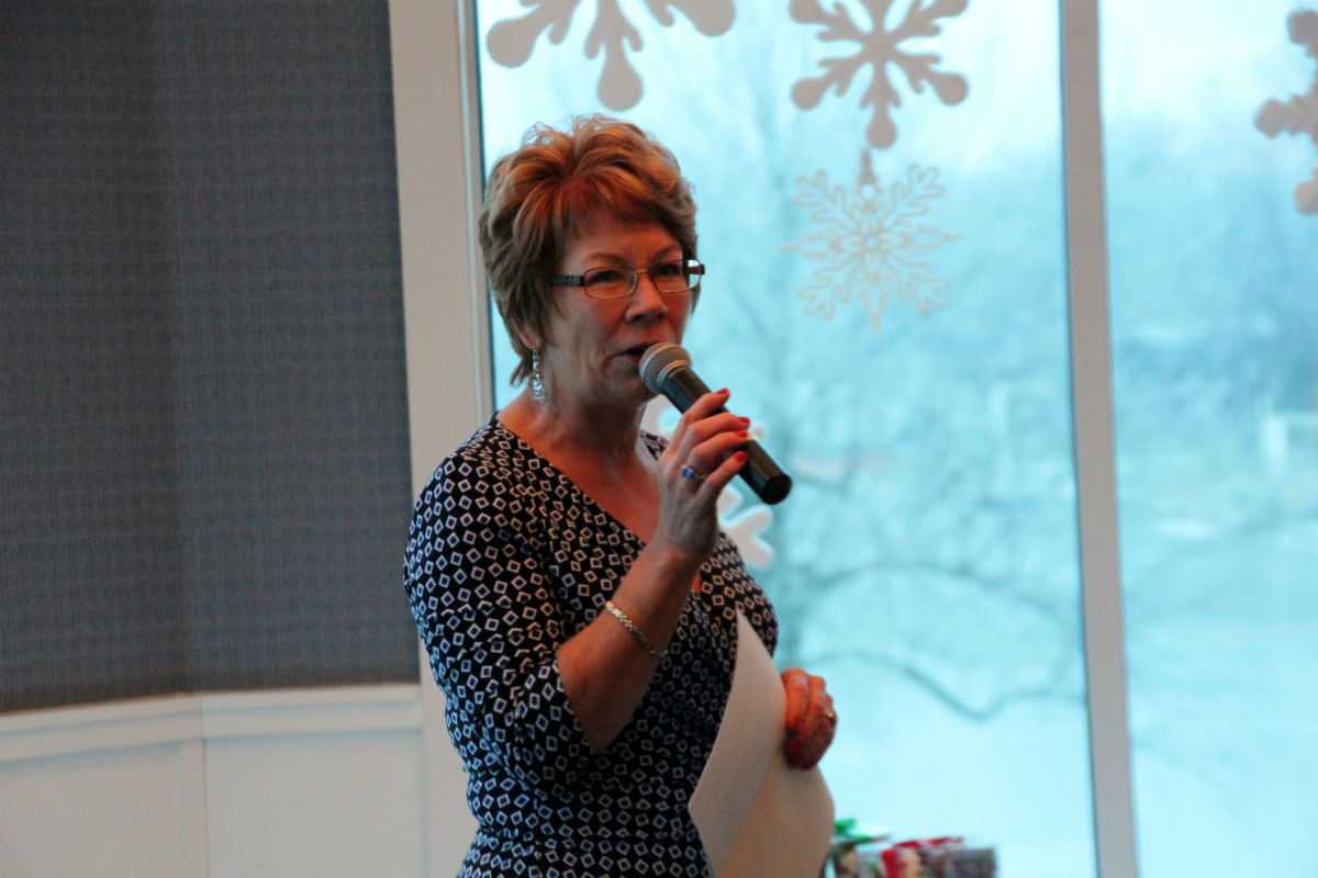 Crossroads-Holiday-Installation 10