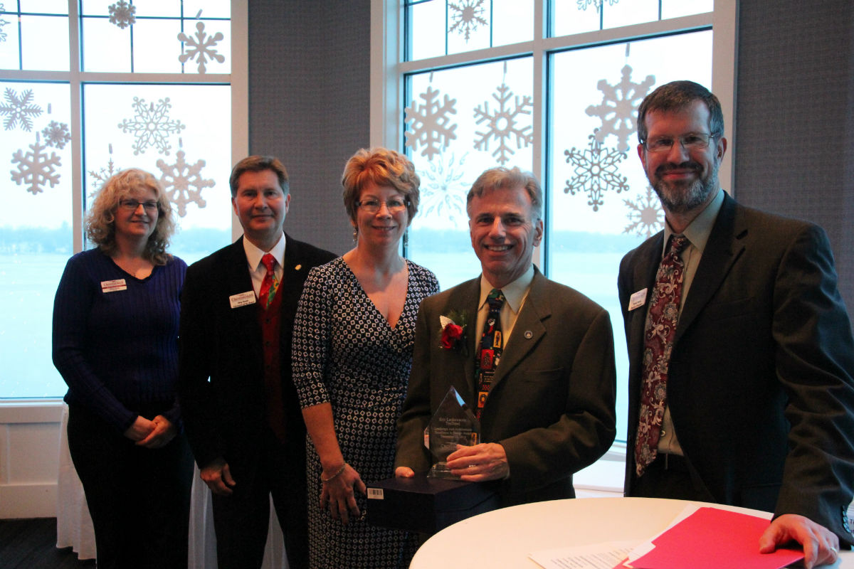 Crossroads-Holiday-Installation 17