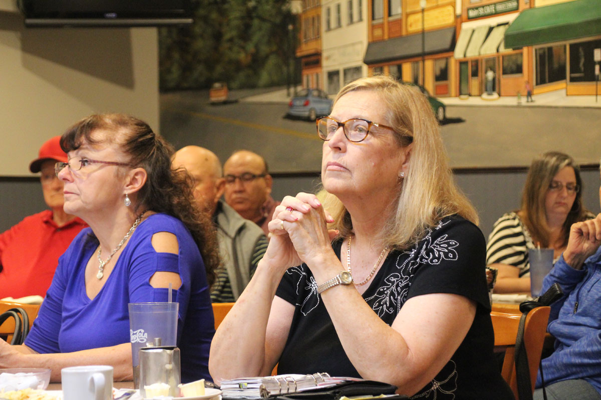 Crown-Point-Meet-Mayor-October-2017_05
