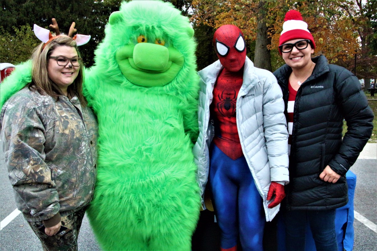 Duneland-Chamber-Trick-or-Treat-Downtown-2017-2