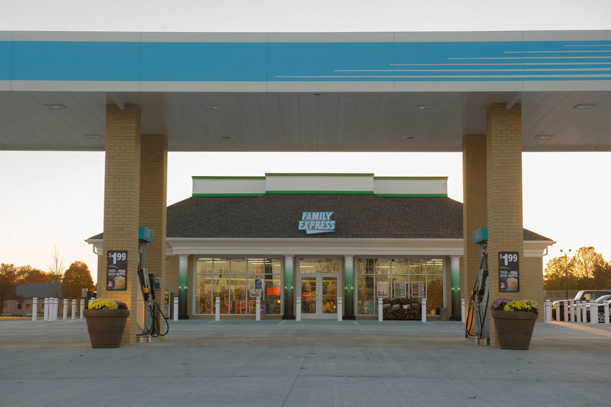 Family-Express-Raises-Starting-Wages-2018_02