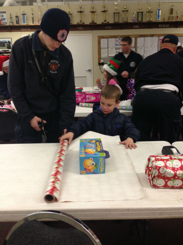 fireman-christmas-shopping-1