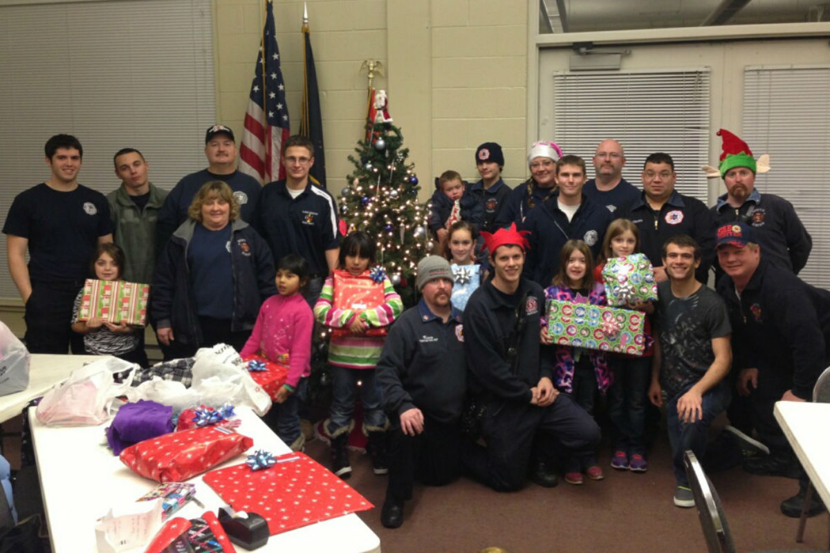 fireman-christmas-shopping-2