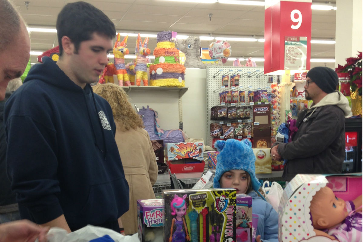 fireman-christmas-shopping-4