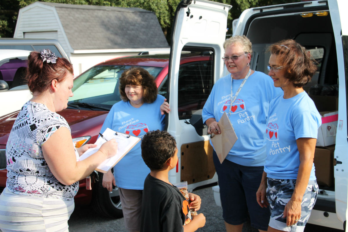 food-bank-nwi-sapc-aug-2016-3