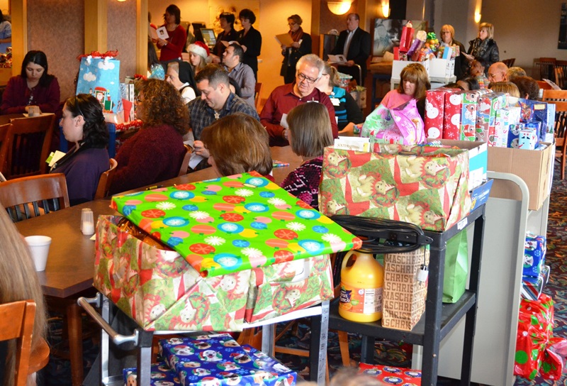 Franciscan St. Margaret HealthHammond Employees Adopt Christmas