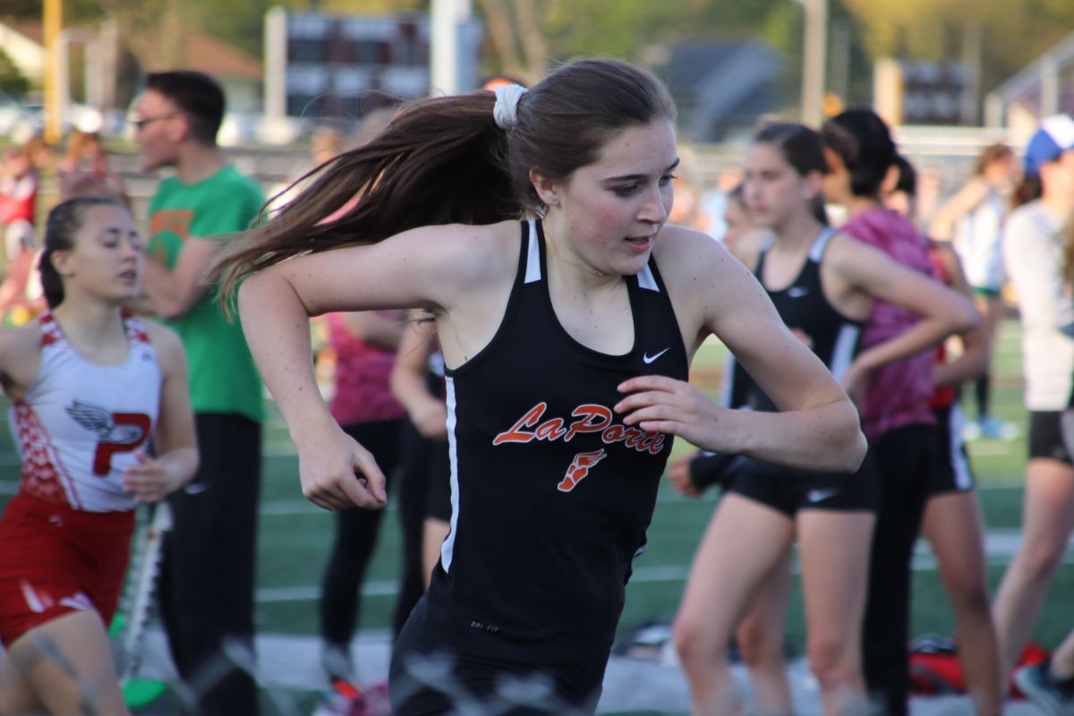 girlstracksectionals4