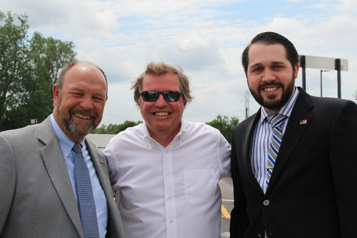 hobart-61st-ave-ribbon-cutting-2017-2