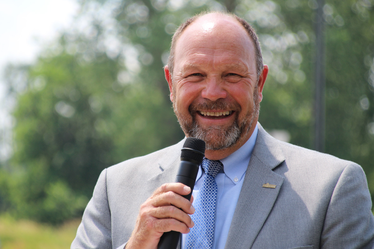 hobart-61st-ave-ribbon-cutting-2017-5