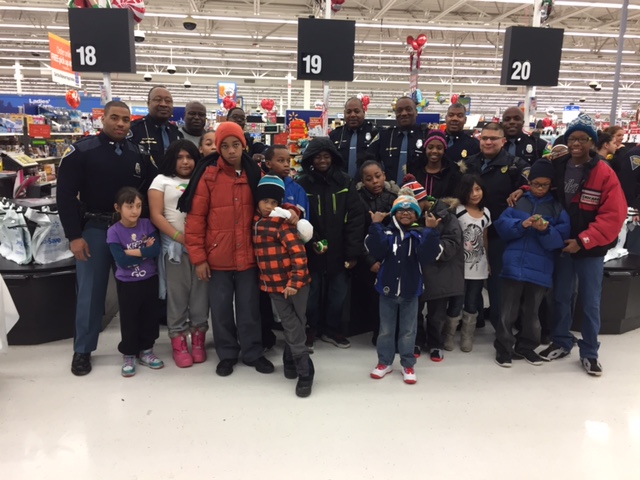 Indiana-State-Police-Shop-with-a-Cop-Portage-2016_01