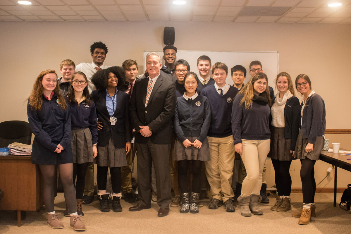 La-Porte-Mayor-Mark-Krentz-Pays-a-Visit-to-La-Lumiere-School-Journalism-Classes_01