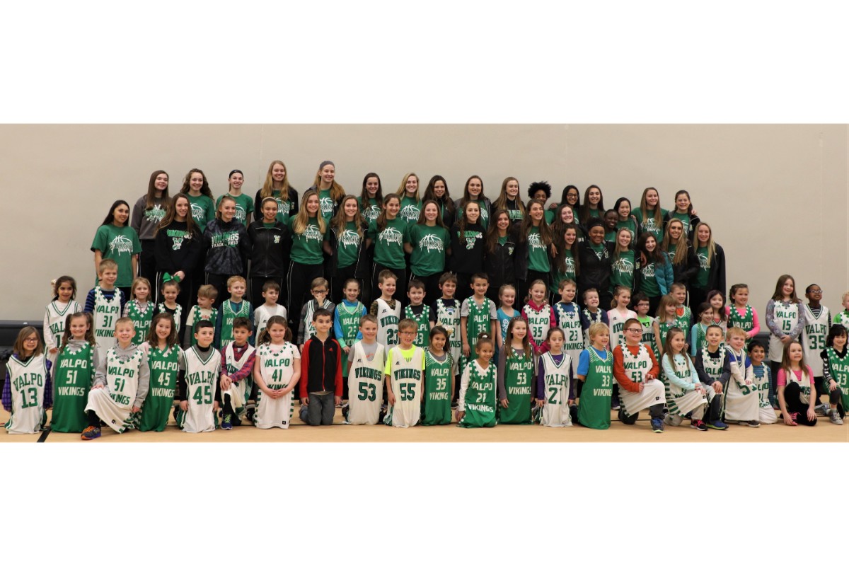 Memorial-Elementary-First-Graders-Meet-Faces-Behind-Pen-Pal-Letters-2018_02