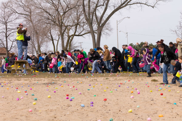Michigan-City-Easter-Egg-Hunt-2013-1