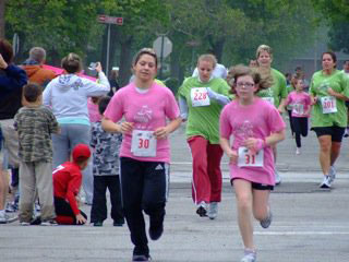 Miss-Ashley-and-Jordan-finish-in-42-minutes