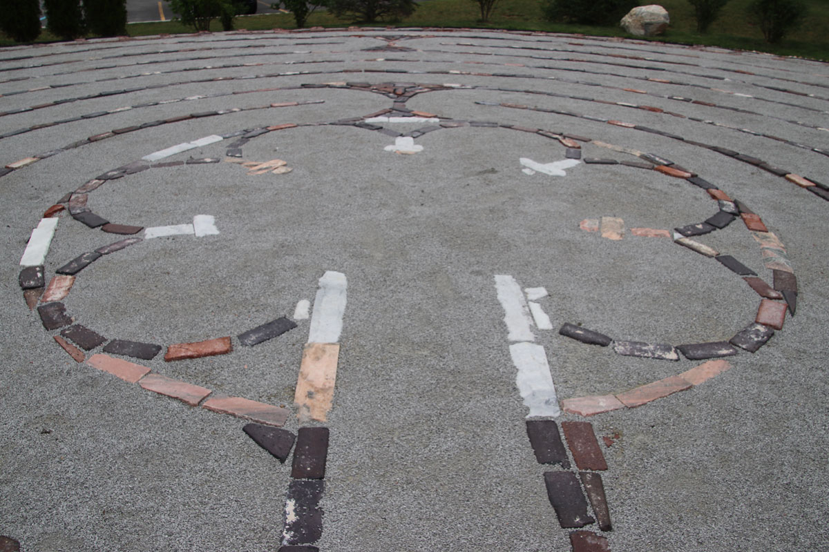 Porter-Starke-Encourages-Mindfulness-with-Dedication-of-New-Labyrinth_02