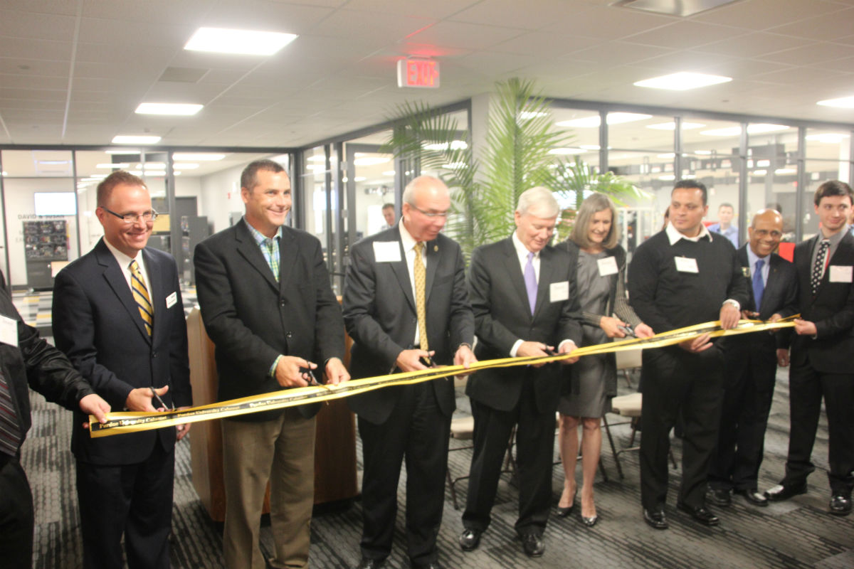 purdue-cal-manu-ribbon-cutting-2015-1