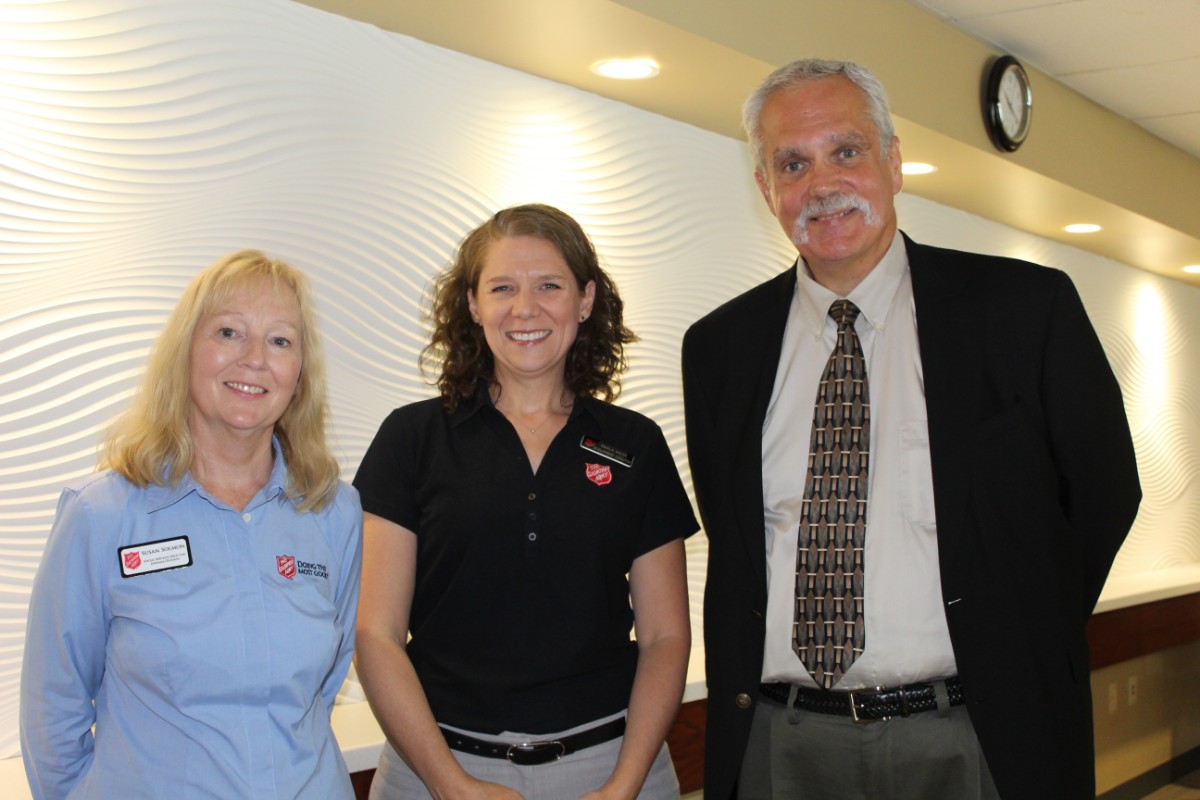 Strack-and-Van-Til-Check-Presentation-Salvation-Army-2018-02