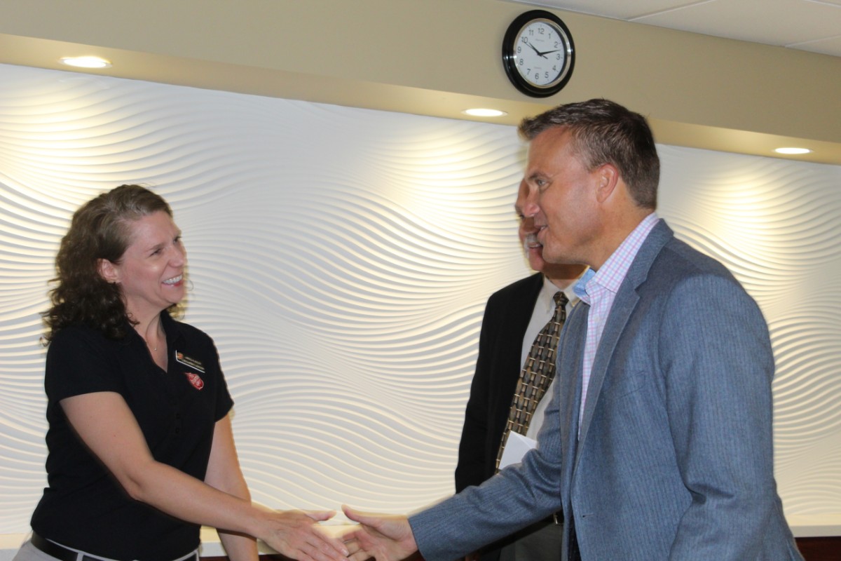 Strack-and-Van-Til-Check-Presentation-Salvation-Army-2018-03