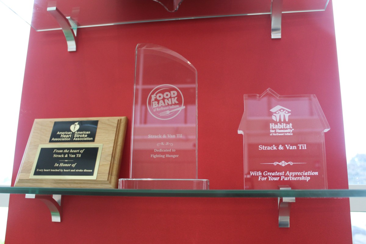 Strack-and-Van-Til-Check-Presentation-Salvation-Army-2018-05