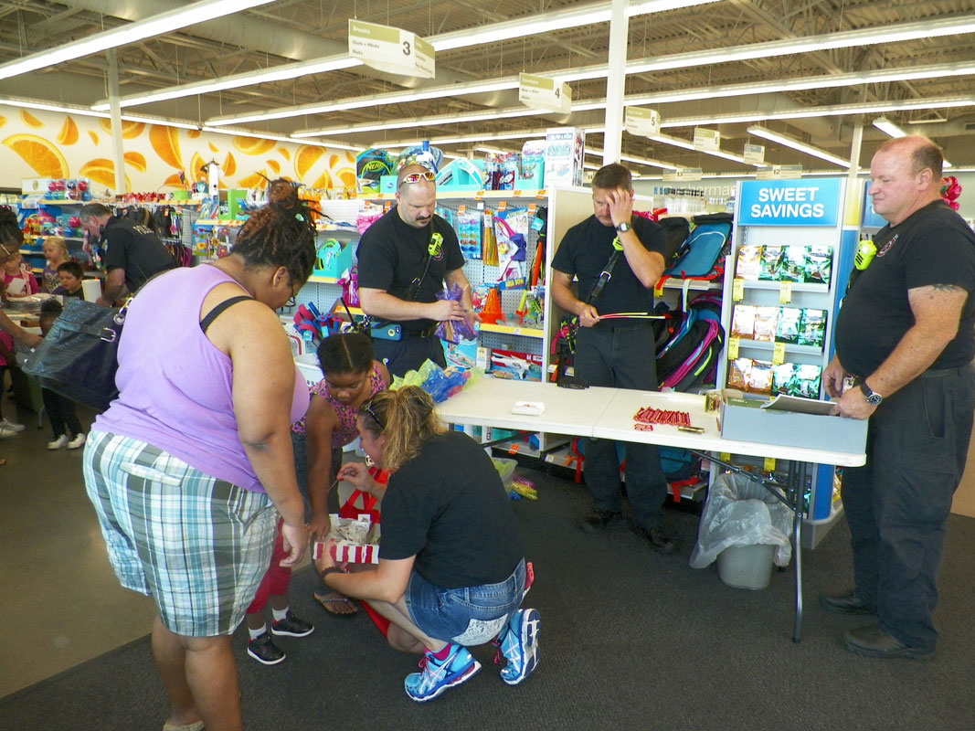 Walgreens-Sponsors-2016-Back-to-School-Day-for-Portage-Students-01